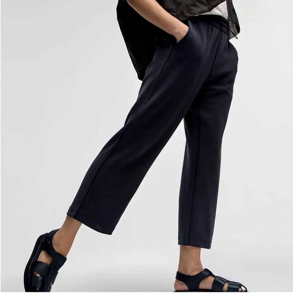 Lululemon Softstreme High-Rise Straight Leg Crop Pants Black Athleisure Yoga